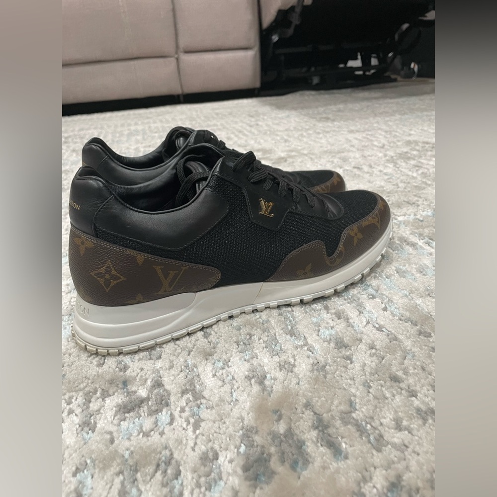 LOUIS VUITTON 
Monogram Mens Run Away Sneaker 1A80PV Black - Picture 3 of 16